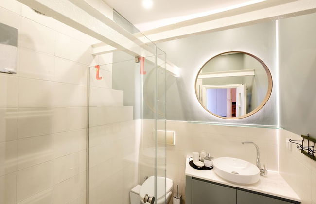 Stylish Flat w Balcony 8 min to Istiklal Ave - Foto 13