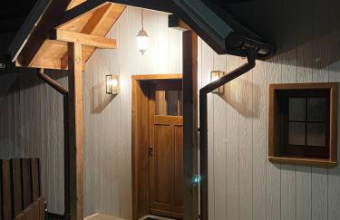 Zloty, a Skromny - ogrodzony domek z jacuzzi i widokiem na jezioro - Foto 69