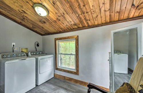 Otto Home with Fire Pit, Tree House and Hot Tub! - Foto 18