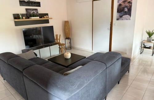 Gite boutx avec Jacuzzi 12 personnes 5 LITS DOUBLES ET 1 CANAPE LIT - Foto 1