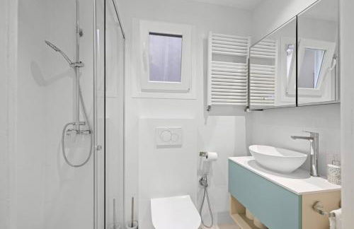 Top Quality Long Rent, Beach City Comfort - Photo 26