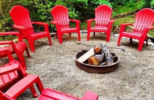 Big Boulder-Hot Tub, WiFi, Firepit, Arcade, Hiking - Foto 8