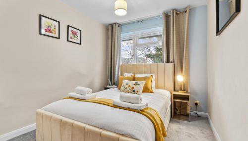 KingstonUponThames Contractor Sleeps8 Parking - Photo 3