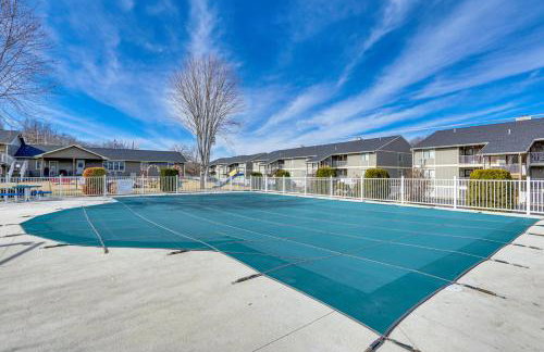 Lakefront Osage Beach Abode w/ Grill & Pool Access - Foto 22