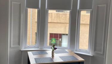 Spacious 2 bed sleeps 5 above traditional music pub - Foto 3