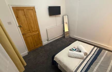 Pat Signature Stays - Photo 58