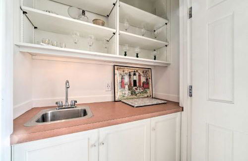 2 Living Areas, Tennis! Waterfront Suttons Bay Gem - Foto 14