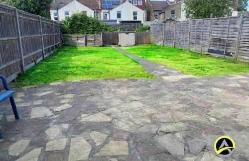 Delightful London Chalet House - Foto 28