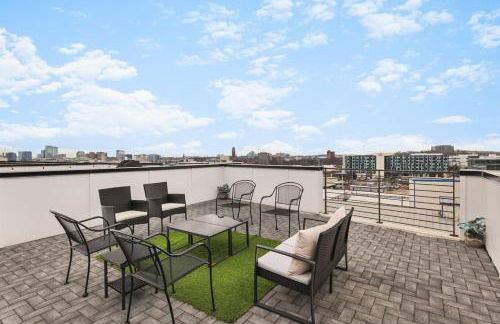 Home with Rooftop Deck & Garage, 2 miles to Downtown Broadway - Foto 5