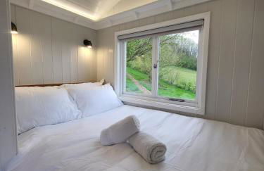 Cosy Hut Immersed in Nature with Private Hot Tub - Foto 16