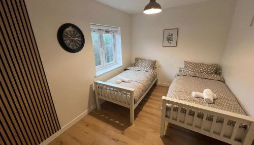 Peaceful modern home with garden and parking - Foto 5