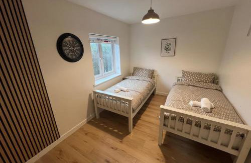 Peaceful modern home with garden and parking - Foto 5