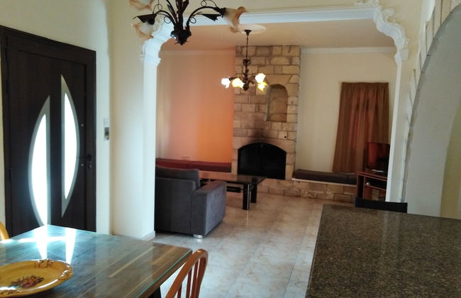 Lovely 7 Bedroom Villa !! - Photo 49