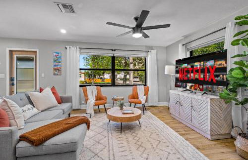 Bali Inspired home with Heated Pool, Sauna and Hot Tub! Close to Beach and Atlantic Ave - Photo 17