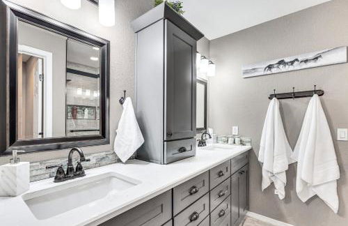 Modern Colorado Springs House Central Location! - Foto 14