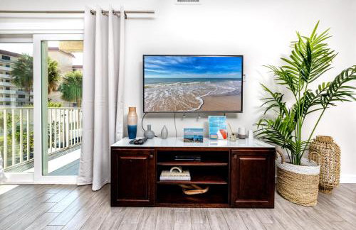 Redington Beach Retreat - Immaculate Beach Condo with Water Views, Pool, Hot Tub - Foto 13