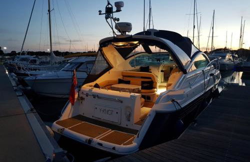 Y-Knot-Two Bedroom Luxury Motor Boat In Lymington - Foto 9