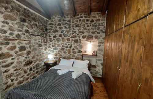 Andromahi Stone House - Photo 22