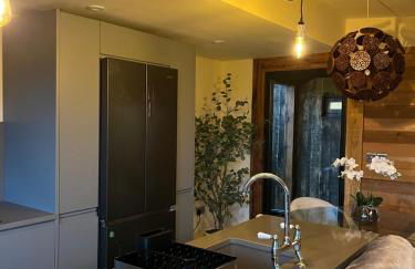 Riverside retreat with private wood fired hot tub - Foto 6