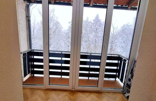 OVER RIVER near FRANKFURT-130 QM-4 ROOMS- 6 BEDS- FREE PARKING- AC - Foto 15