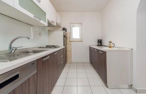 Four-Bedroom Holiday Home Lovinac With An Outdoor Swimming Pool 09 - Foto 35