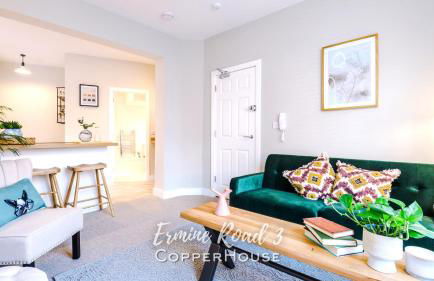 Designer apartments for City Breaks in Chester - Photo 33