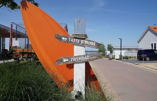 Well-kept Chalet on the Water - Foto 27