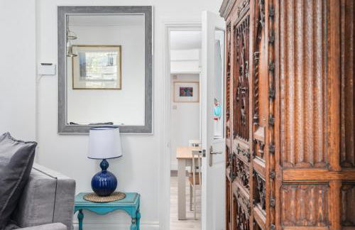 Superb location, character filled apartments by MyCityHaven - Foto 29