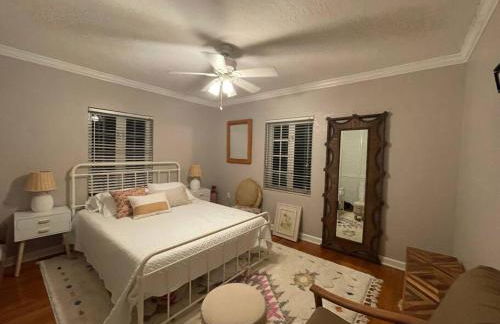 Hot tub, tiki bar, outdoor shower, near Intercoastal Waterway! - Foto 11