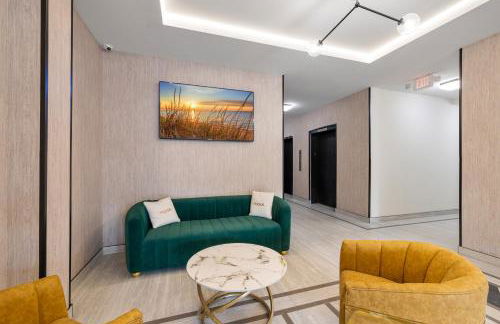 2BR 2BA, King bd, Gym, Free Parking, 8min to Train - Foto 65