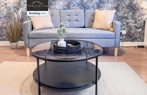 Centrally Located House By Properties With Joy Short Lets and Serviced Accommodation Ashton Ideal for Monthly Stay - Foto 14