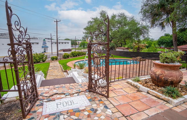 Splash Into Vacation 6BR Home w/ Pool & Waterslide - Foto 38