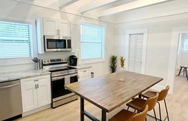 Mid-Century 1bd House - Beach Gear - 5min Walk to Beach - Foto 2