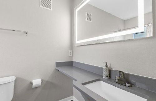 Cozy Retreat Near UT & Downtown - Foto 9