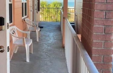 Beachfront Condo On Quiet Treasure Island- 1 Bed - Photo 17