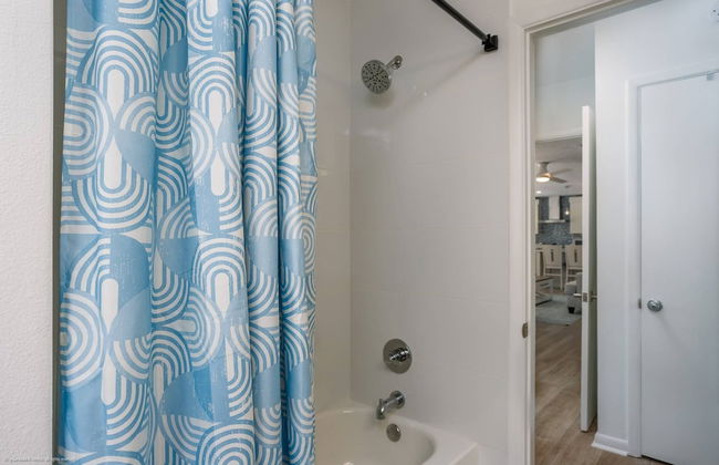 Gorgeous Grove Contemporary Family Home - Foto 33