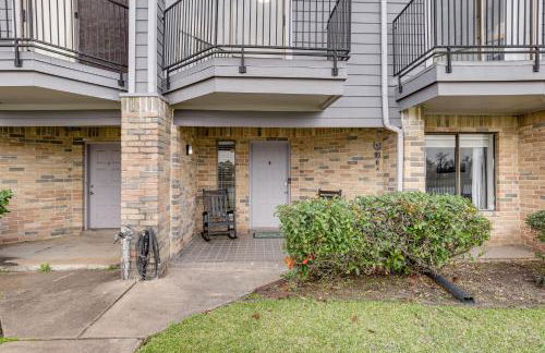 Lake-View Townhome with Pool Access in Houston Area! - Foto 31