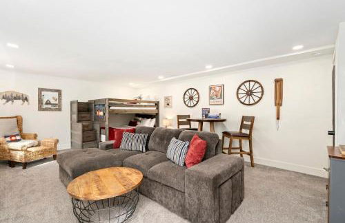 Windsor Farmhouse Family Fun, Yard and Fireplace - Foto 25