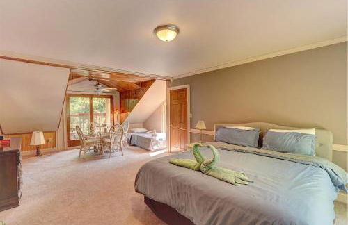 Saratoga Lake Boathouse Retreat - Photo 32