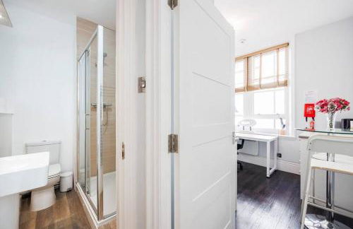 Charing Cross Road One Bedroom - Photo 9