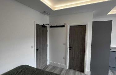 Resilets - Mood Studio 2 - Central Modern 2 Bed - Photo 15