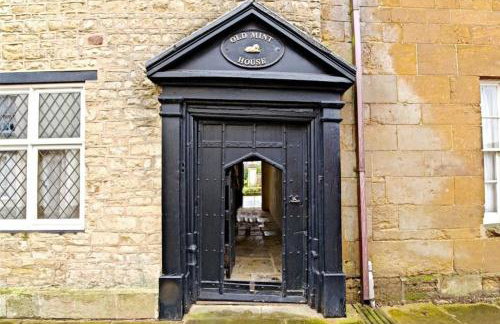 The Old Mint House F1 Silverstone Racetrack - Foto 1