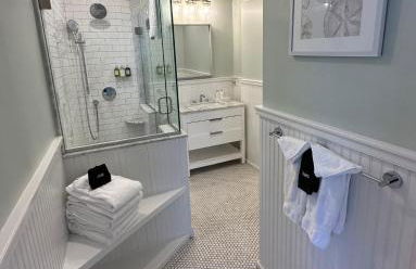 Charming Victorian Home Downtown Newport - Photo 5