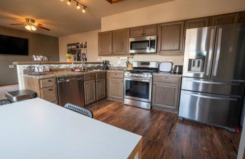 Hillcrest Chalet - Spa - Firepit - Views - USAFA - Foto 14