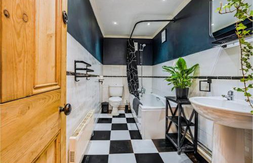 Pet-friendly flat w/ garden patio & smart tv - Foto 14