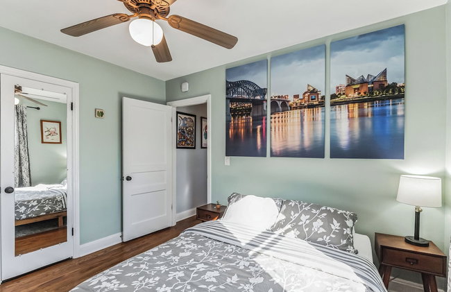 Bluebird Bungalow Chic Home, Quiet Neighborhood - Foto 2