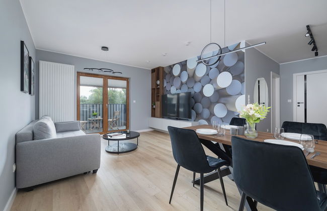 Bright Apartment With Parking by Renters - Photo 15