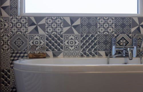 Vibrant 2 Bed, 2 Bath Home, Just Minutes to Town! - Foto 58