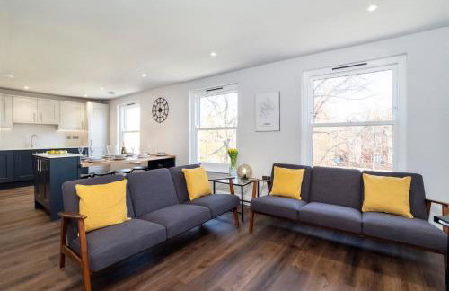 The Old Hotel - Photo 11