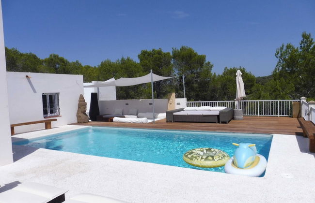 Villa in Cala Tarida With Private Pool & Sea View - Photo 1